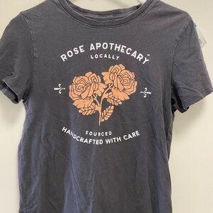 Schitts Creek Extra Small Grey T-shirt with rose apothecary $29